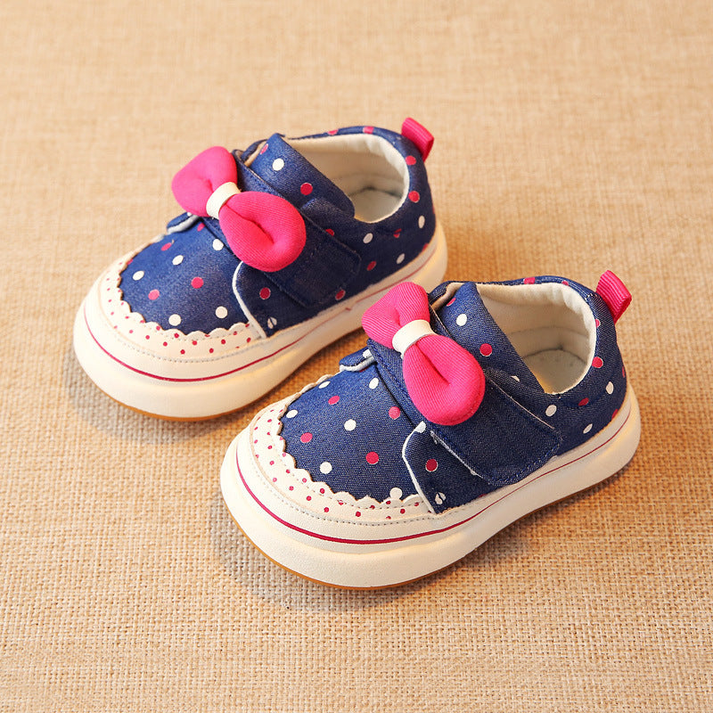 Soft breathable toddler shoes